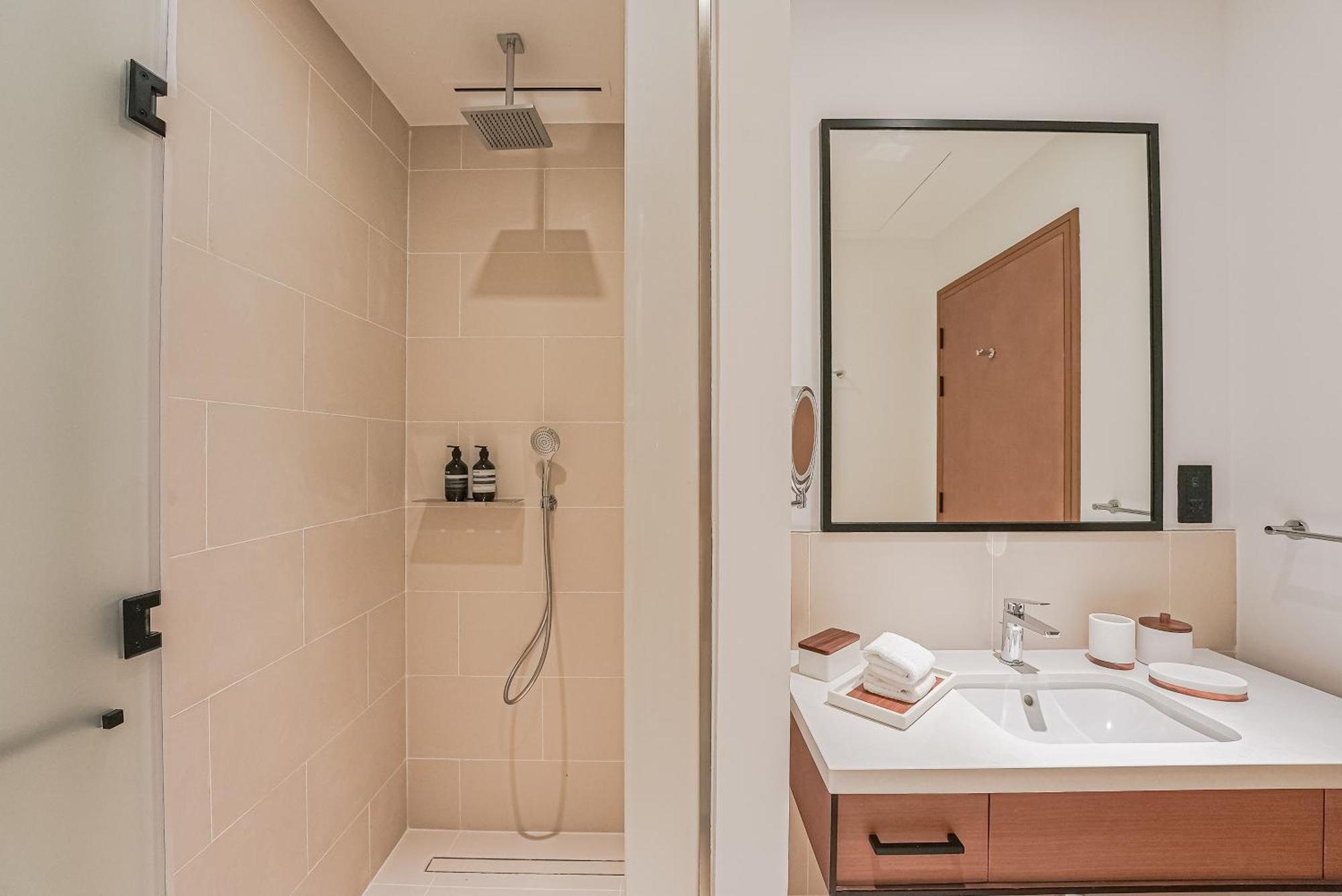 Modern 2Br High Floor Haven In Vida Dubai Marina 아파트 외부 사진